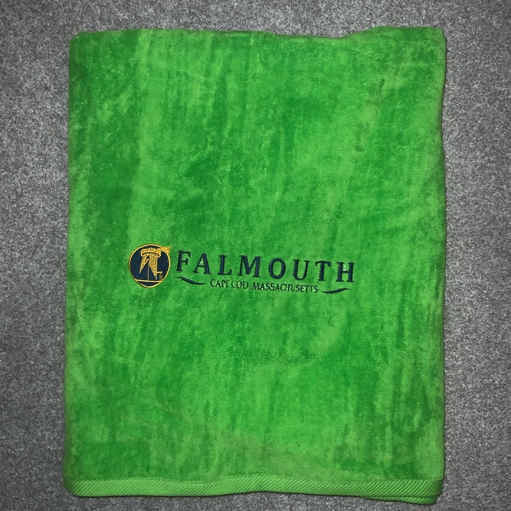 ROYAL COMFORT green beach towel NWT
